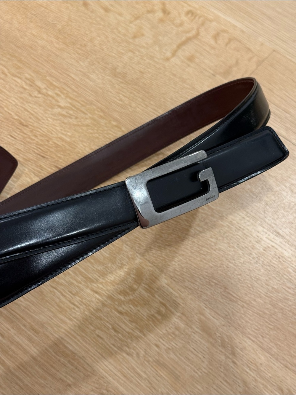 Authentic Gucci Men’s Reversible Leather Belt with Metal Buckle - Black/Brown